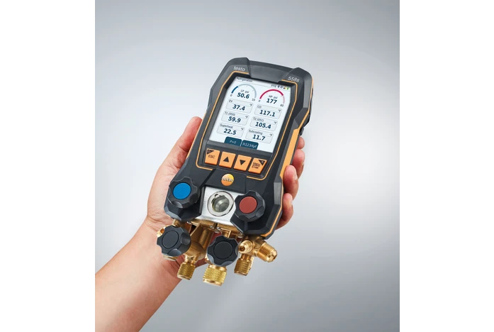 testo 558s - Digital manifold with 4-way valve block and intuitive touchscreen