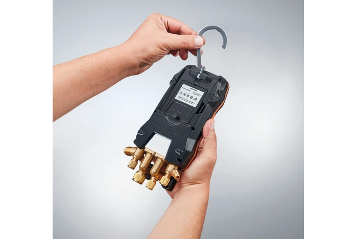 testo 558s - Digital manifold with 4-way valve block and intuitive touchscreen