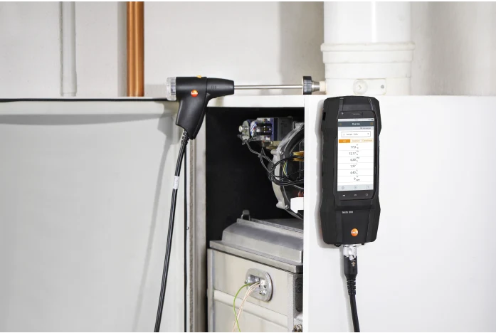 Next-Gen testo 300 - Smoke Edition Combustion Analyzer Kit (w/ O2 and CO 0-4,000) with Bluetooth® connector.