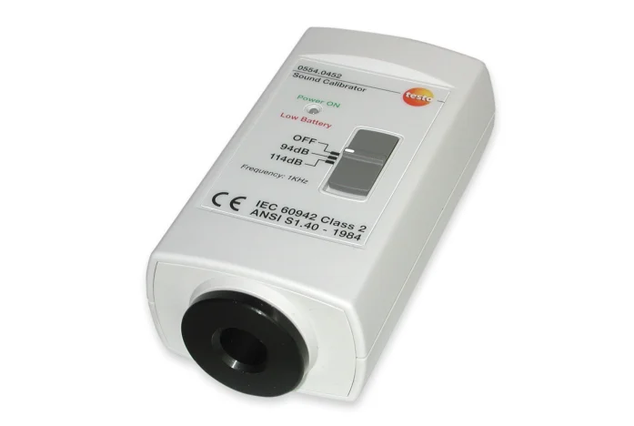 Sound level calibrator