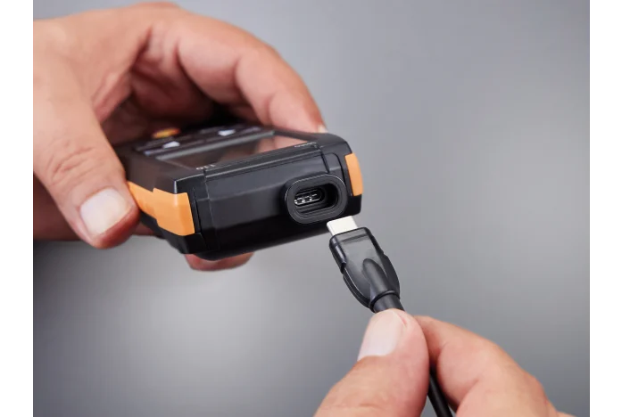 testo 110 - NTC and Pt100 temperature measuring instrument with App connection