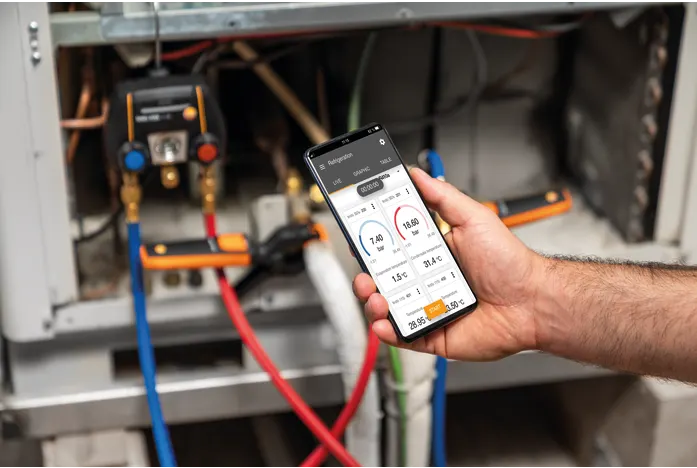 testo 550i - App-controlled digital manifold with Bluetooth and 2-way valve block